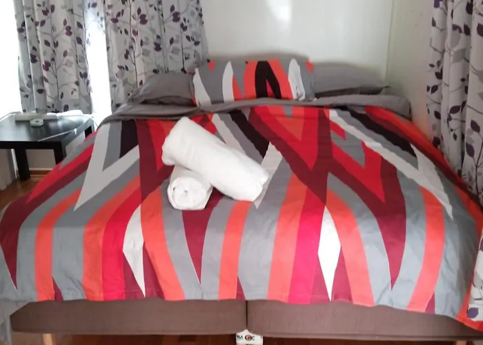Nice 1-Bedroom Apartment In Heart Of The City